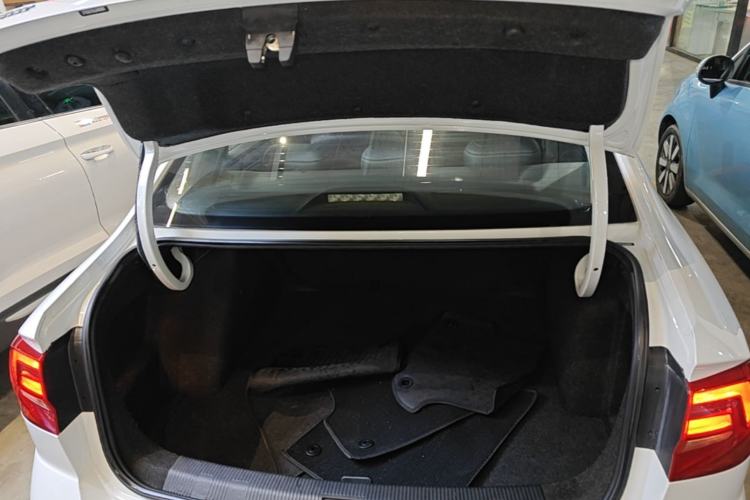 Used Volkswagen Bora 2018 1.5L Automatic Fashion Model Trunk