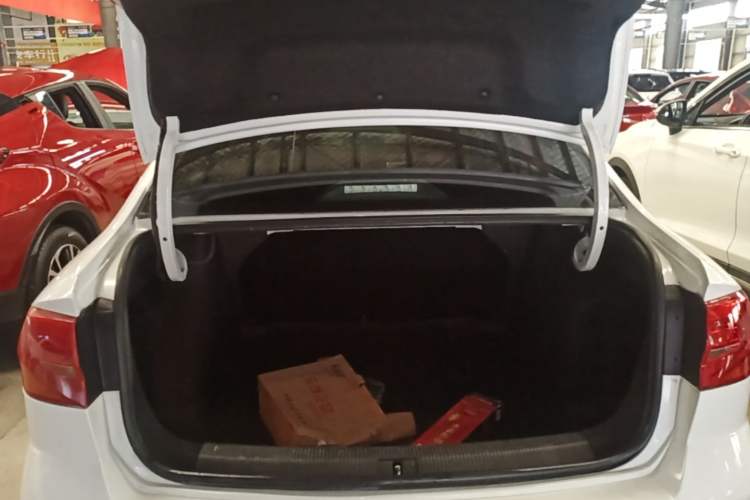 Used Volkswagen Bora 2018 1.5L Automatic Fashion Model Trunk