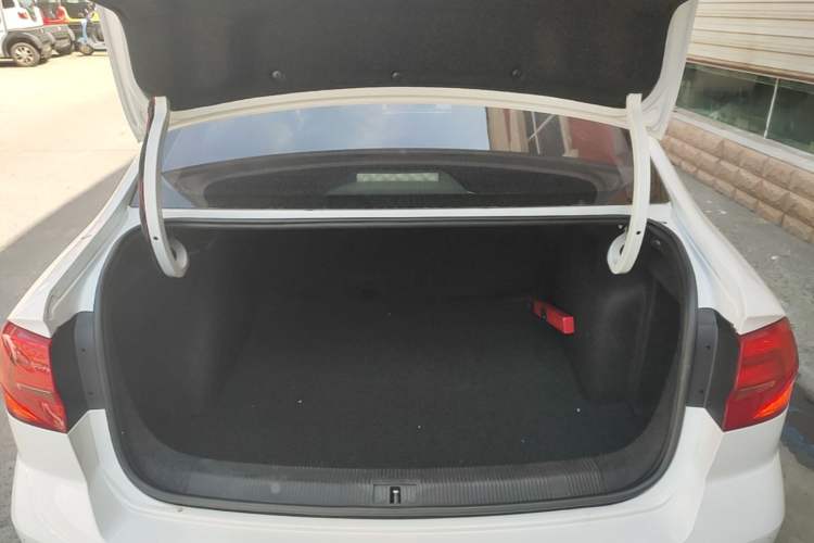 Used Volkswagen Bora 2018 1.5L Automatic Fashion Model Trunk
