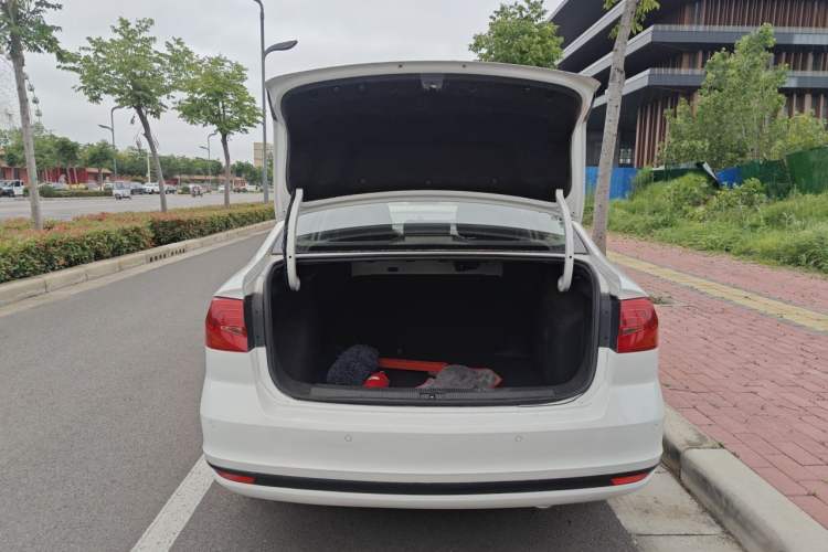 Used Volkswagen Bora 2018 1.5L Manual Fashion Model Trunk