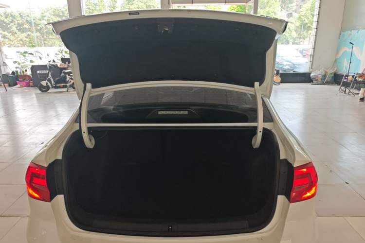 Used Volkswagen Bora 2018 1.5L Manual Comfort Model Trunk