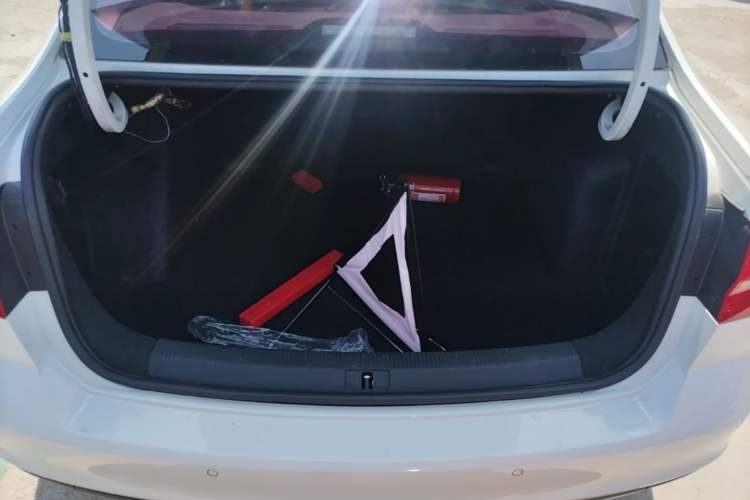 Used Volkswagen Bora 2018 1.5L Automatic Fashion Model Trunk
