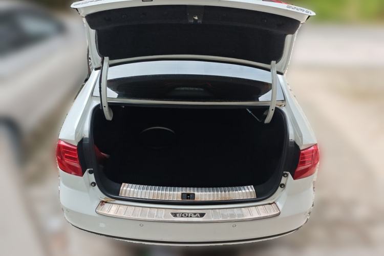 Used Volkswagen Bora 2018 1.5L Automatic Fashion Model Trunk