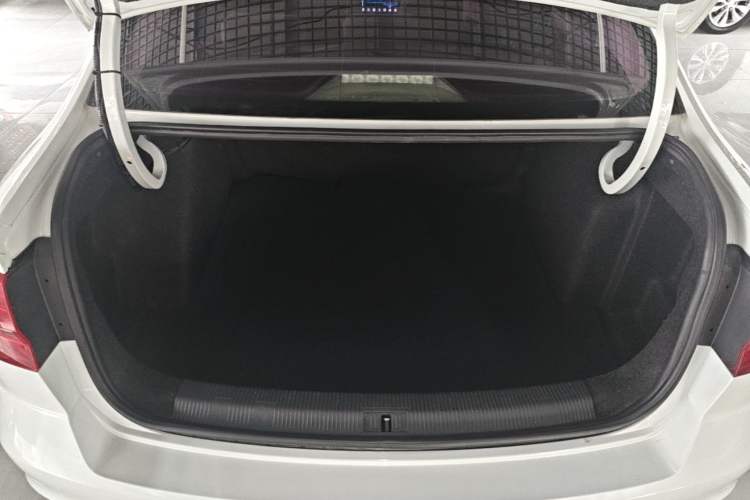 Used Volkswagen Bora 2018 1.5L Automatic Fashion Model Trunk