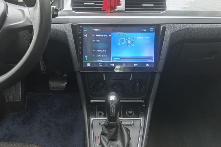 Used Volkswagen Bora 2018 1.5L Automatic Fashion Model Audio And AC Panel