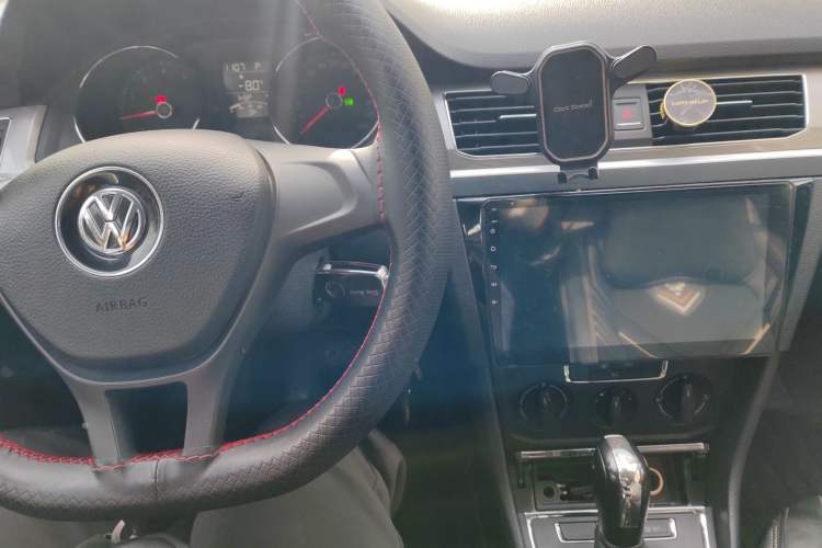 Used Volkswagen Bora 2018 1.5L Automatic Fashion Model Audio And AC Panel