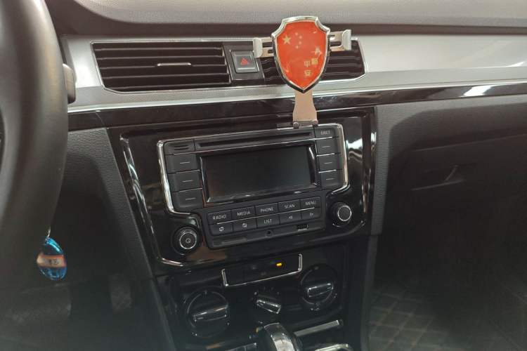 Used Volkswagen Bora 2018 1.5L Automatic Comfort Model Audio And AC Panel