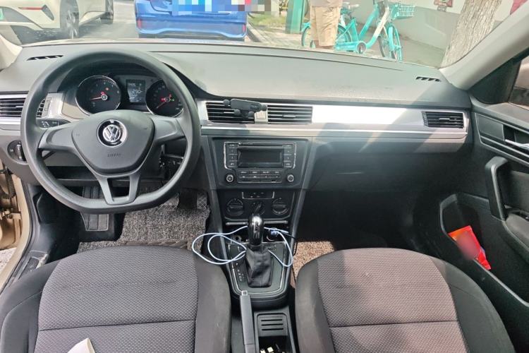 Used Volkswagen Bora 2018 1.5L Automatic Fashion Model Center Console