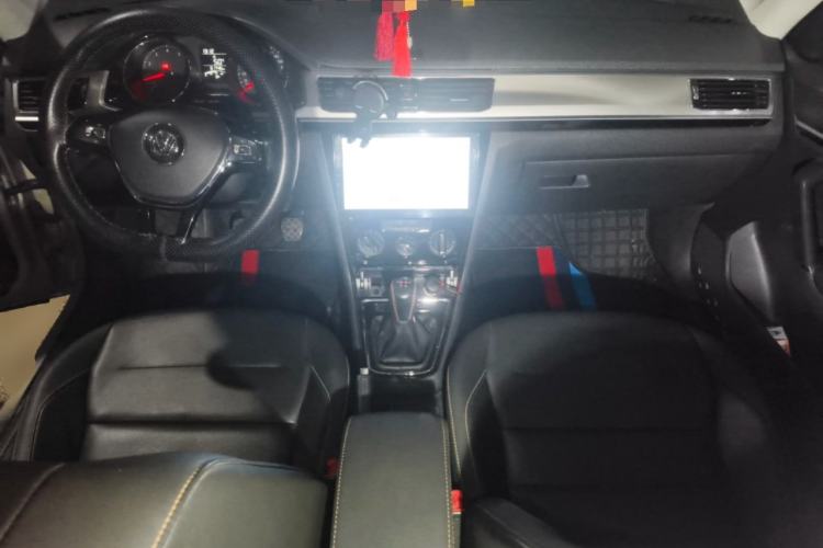 Used Volkswagen Bora 2018 1.5L Manual Comfort Model Center Console