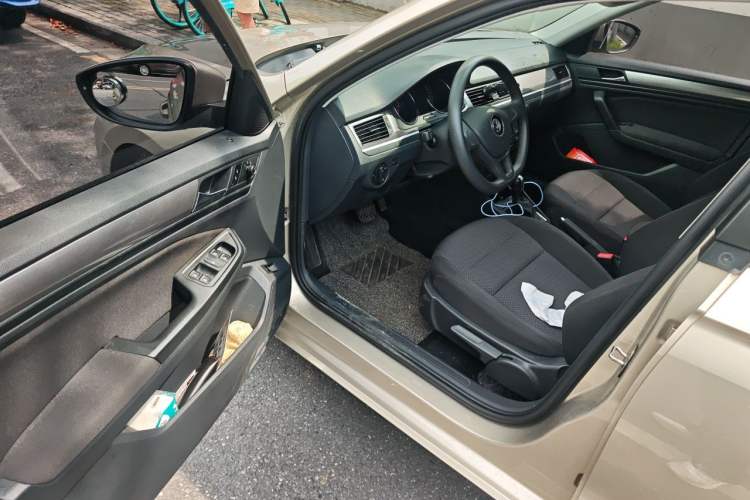 Used Volkswagen Bora 2018 1.5L Automatic Fashion Model Driver Seat