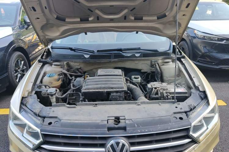 Used Volkswagen Bora 2018 1.5L Automatic Fashion Model Engine Bay