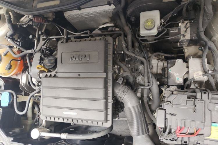 Used Volkswagen Bora 2018 1.5L Manual Fashion Model Engine Bay
