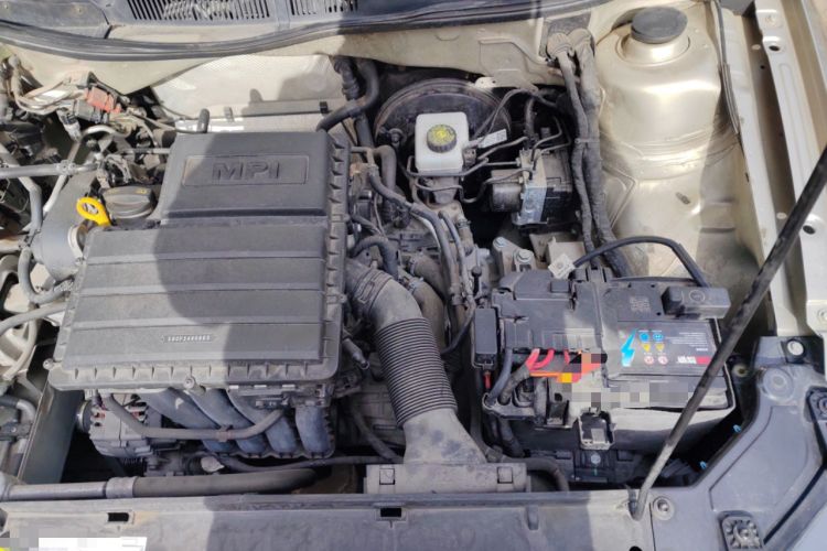 Used Volkswagen Bora 2018 1.5L Automatic Fashion Model Engine Bay Left