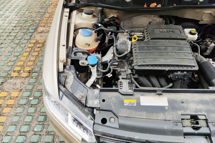 Used Volkswagen Bora 2018 1.5L Manual Fashion Model Engine Bay Right