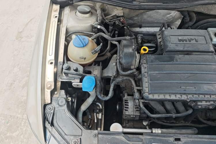 Used Volkswagen Bora 2018 1.5L Manual Fashion Model Engine Bay Right