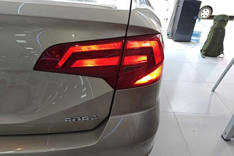 Used Volkswagen Bora 2018 1.5L Automatic Fashion Model Exterior 1