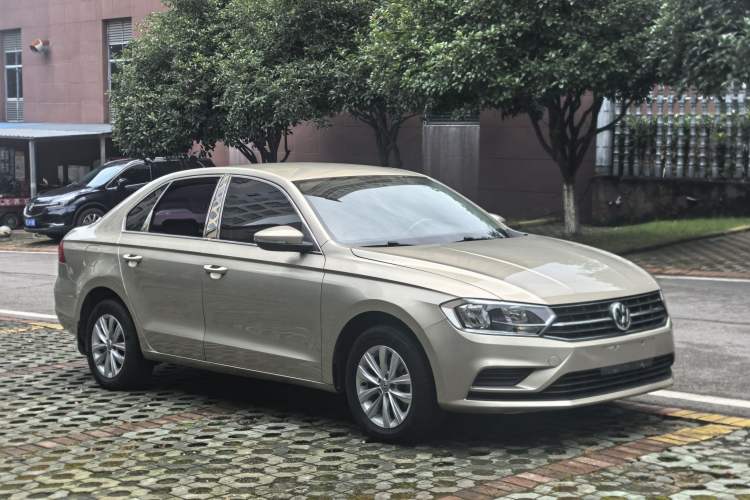Used Volkswagen Bora 2018 1.5L Automatic Fashion Model Exterior 3