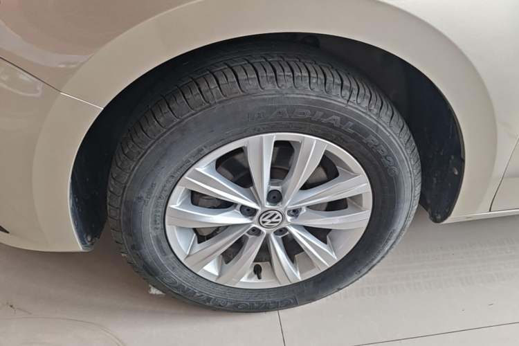 Used Volkswagen Bora 2018 1.5L Automatic Fashion Model Exterior 4