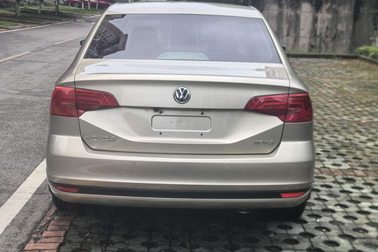 Used Volkswagen Bora 2018 1.5L Automatic Fashion Model Exterior 5