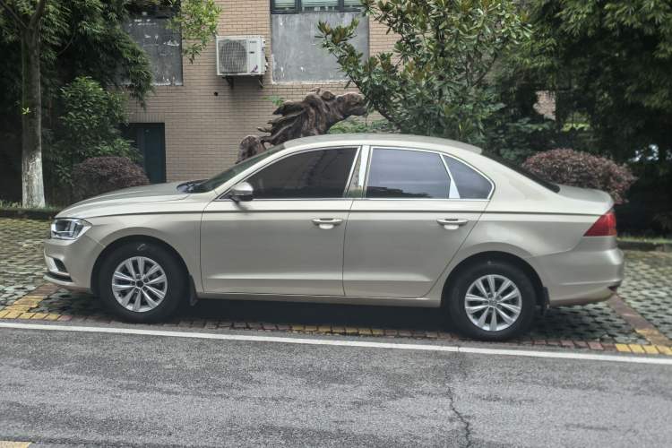 Used Volkswagen Bora 2018 1.5L Automatic Fashion Model Exterior 7
