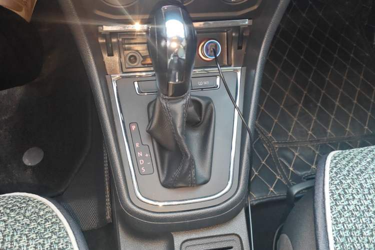 Used Volkswagen Bora 2018 1.5L Automatic Fashion Model Gear Lever
