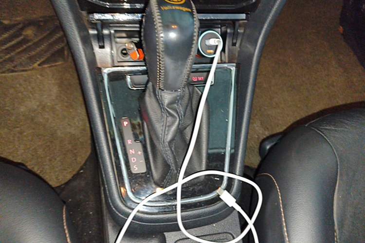Used Volkswagen Bora 2018 1.5L Automatic Comfort Model Gear Lever