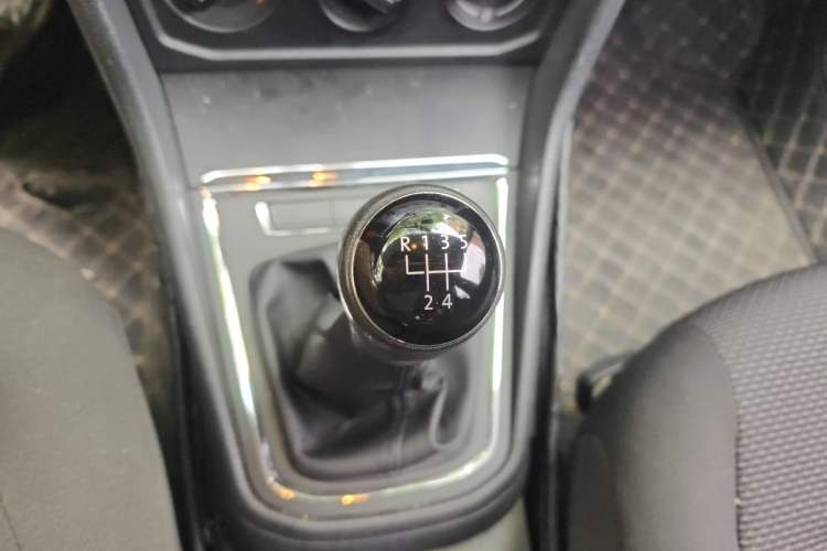 Used Volkswagen Bora 2018 1.5L Manual Fashion Model Gear Lever