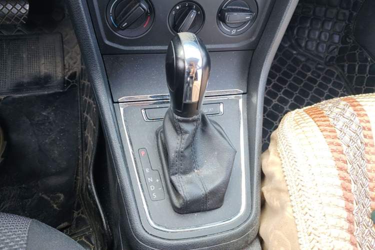 Used Volkswagen Bora 2018 1.5L Automatic Fashion Model Gear Lever