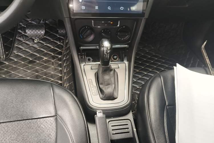 Used Volkswagen Bora 2018 1.5L Automatic Fashion Model Gear Lever