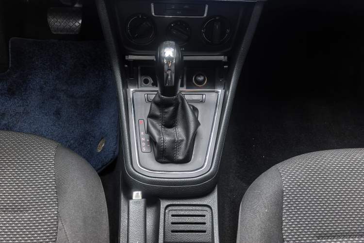 Used Volkswagen Bora 2018 1.5L Automatic Fashion Model Gear Lever