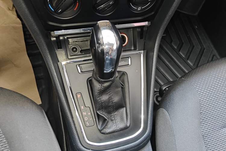 Used Volkswagen Bora 2018 1.5L Automatic Fashion Model Gear Lever