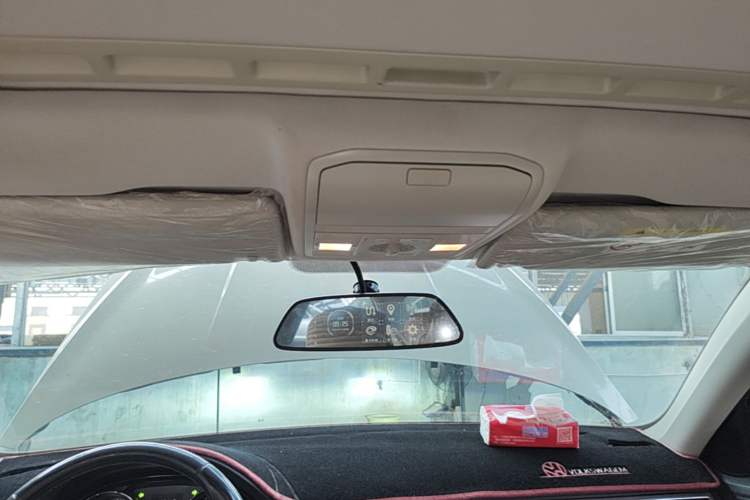 Used Volkswagen Bora 2018 1.5L Automatic Comfort Model Headliner