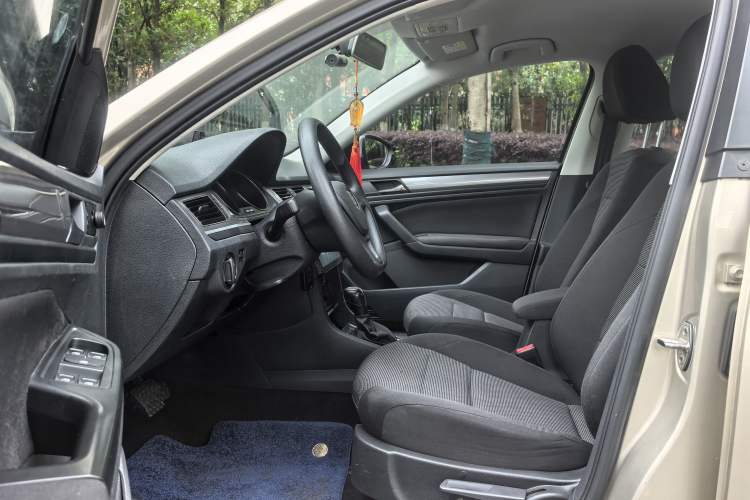 Used Volkswagen Bora 2018 1.5L Automatic Fashion Model Interior 1