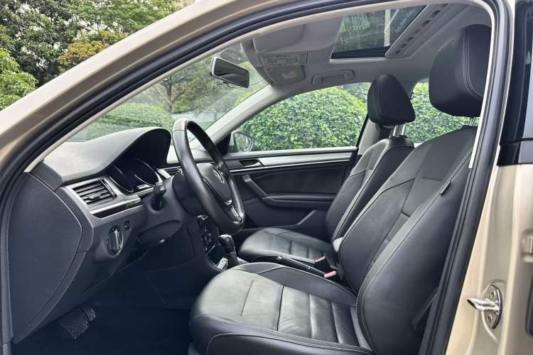 Used Volkswagen Bora 2018 1.5L Automatic Comfort Model Interior 1