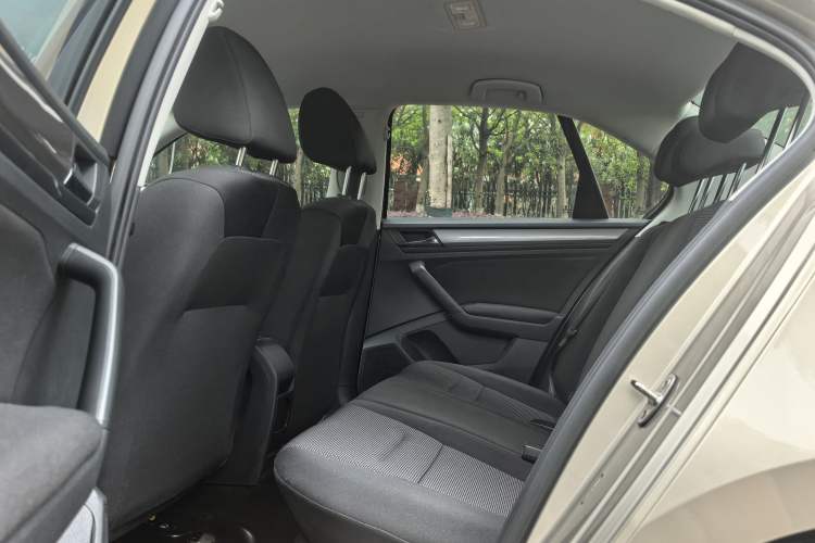 Used Volkswagen Bora 2018 1.5L Automatic Fashion Model Interior 2
