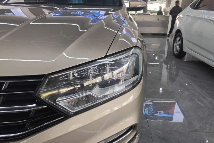 Used Volkswagen Bora 2018 1.5L Manual Comfort Model Left Front Headlight