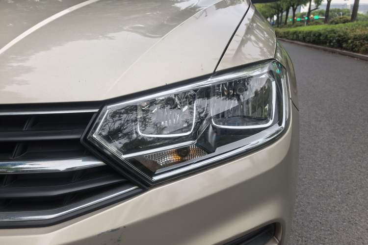 Used Volkswagen Bora 2018 1.5L Automatic Fashion Model Left Front Headlight