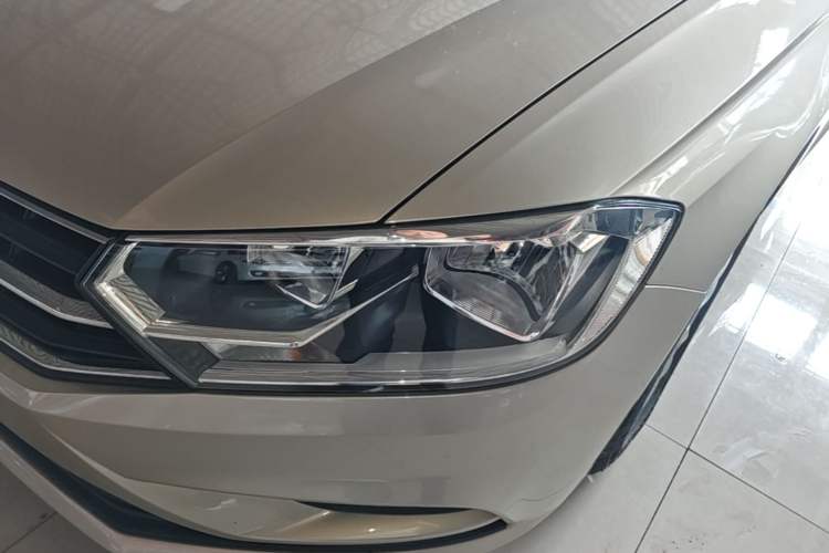 Used Volkswagen Bora 2018 1.5L Automatic Fashion Model Left Front Headlight