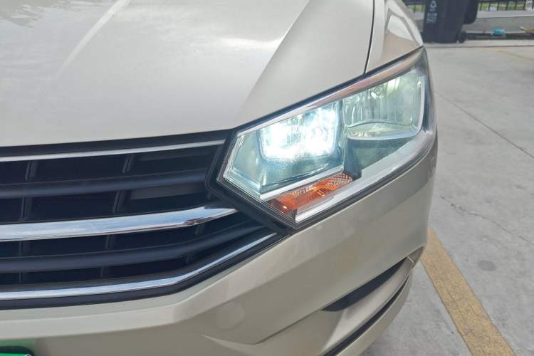 Used Volkswagen Bora 2018 1.5L Automatic Fashion Model Left Front Headlight