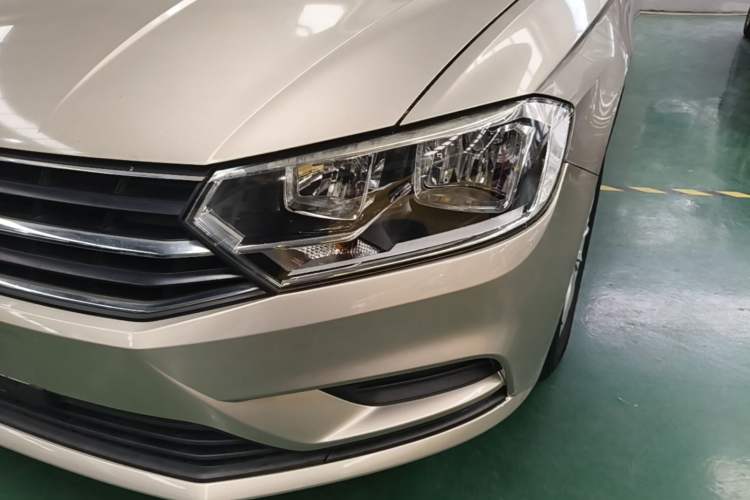 Used Volkswagen Bora 2018 1.5L Automatic Fashion Model Left Front Headlight