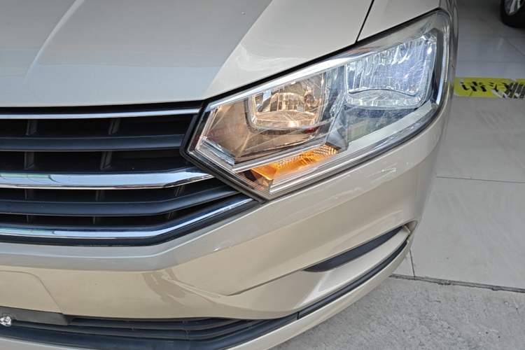 Used Volkswagen Bora 2018 1.5L Automatic Fashion Model Left Front Headlight