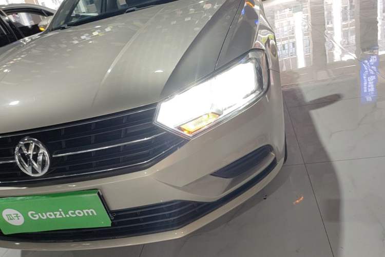 Used Volkswagen Bora 2018 1.5L Automatic Fashion Model Left Front Headlight