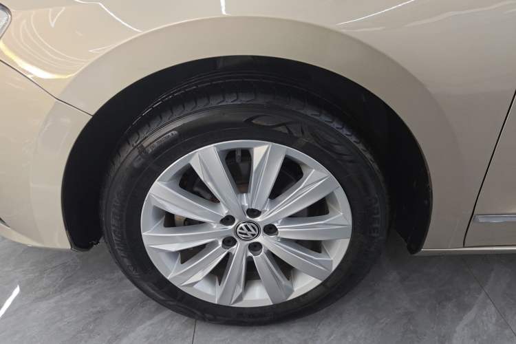 Used Volkswagen Bora 2018 1.5L Manual Comfort Model Left Front Wheel Hub