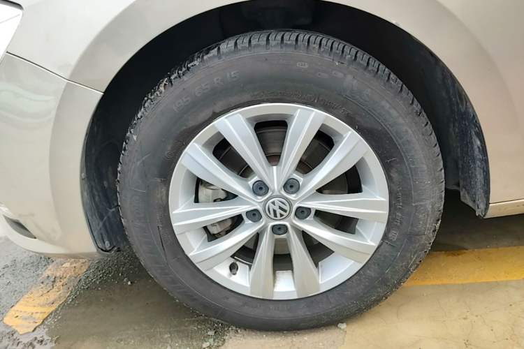 Used Volkswagen Bora 2018 1.5L Automatic Fashion Model Left Front Wheel Hub