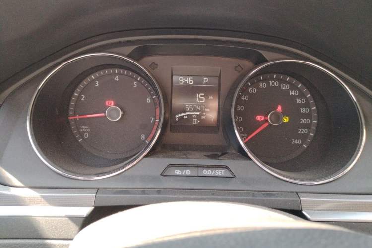 Used Volkswagen Bora 2018 1.5L Automatic Fashion Model Odometer Close Up