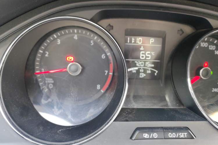 Used Volkswagen Bora 2018 1.5L Automatic Fashion Model Odometer Close Up