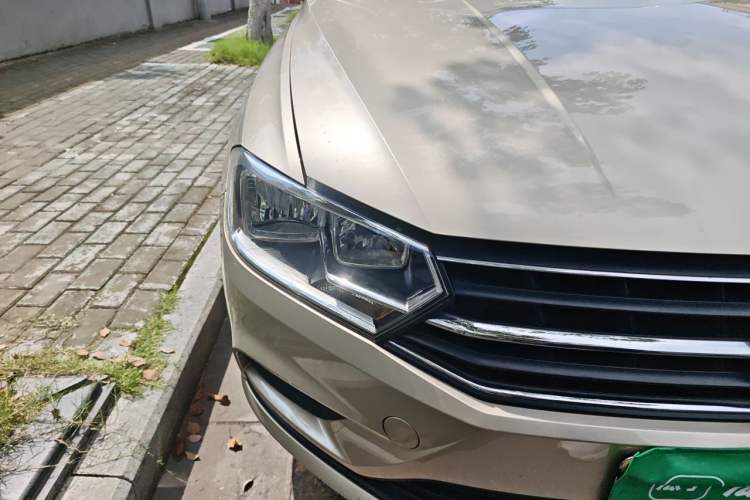 Used Volkswagen Bora 2018 1.5L Automatic Fashion Model Right Front Headlight