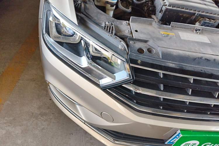 Used Volkswagen Bora 2018 1.5L Automatic Comfort Model Right Front Headlight