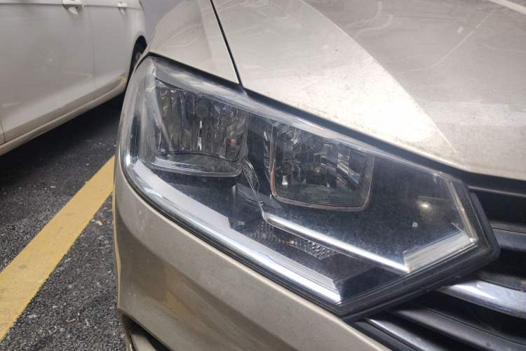 Used Volkswagen Bora 2018 1.5L Manual Fashion Model Right Front Headlight