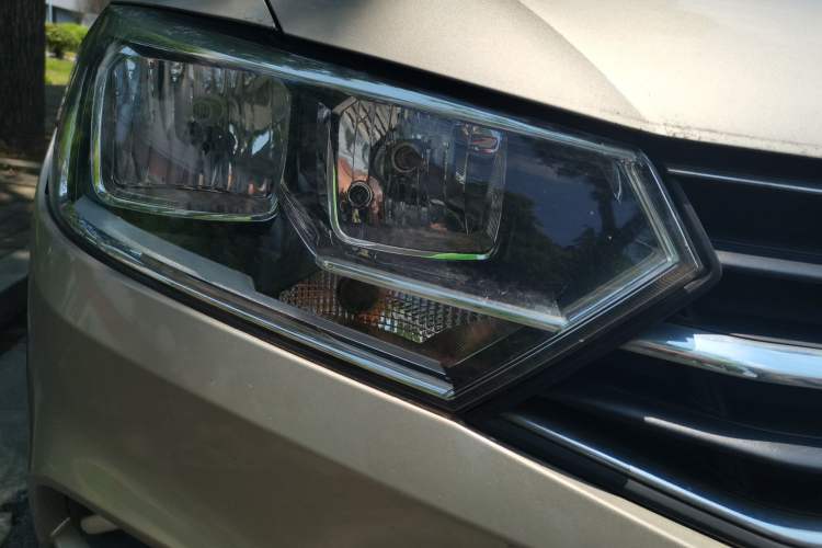 Used Volkswagen Bora 2018 1.5L Automatic Fashion Model Right Front Headlight